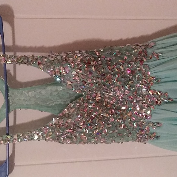 NWT Dancing Queen formal semi medium jeweled with shawl light green - Picture 3 of 6